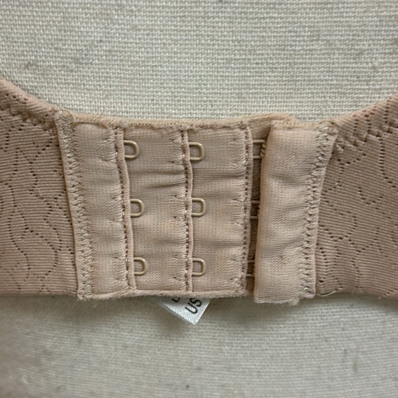 Wacoal Inside Job Side Support Bra Beige Unwire No Padding Nylon Bra Size 36D - Picture 4 of 6